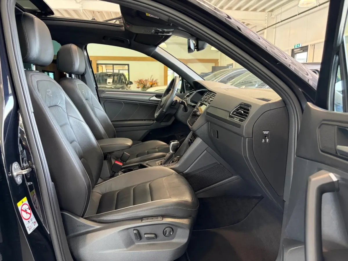 1.5 TSI 2x R-Line Pano ACC IQ.Light V-Cockpit Leder Memory Camera E.klep