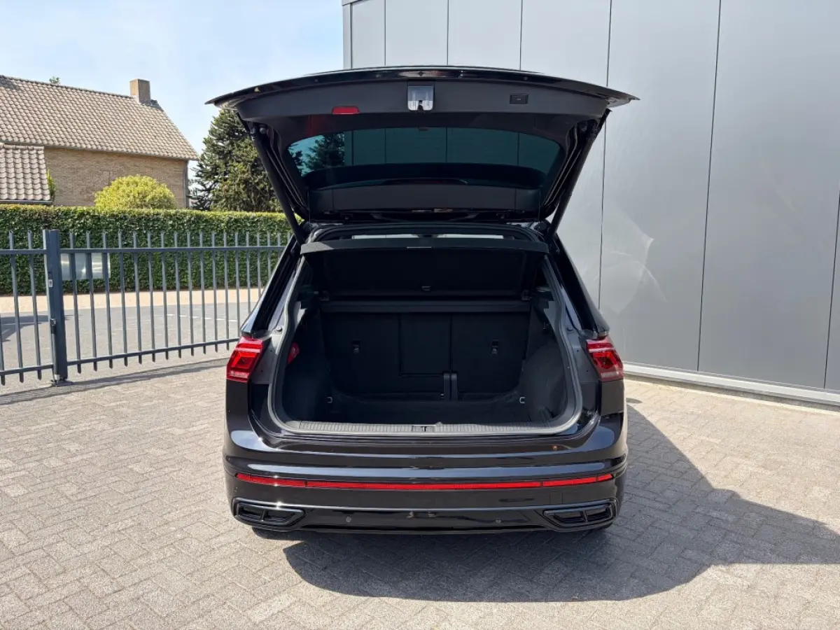 1.5 TSI 2x R-Line Pano ACC IQ.Light V-Cockpit Leder Memory Camera E.klep