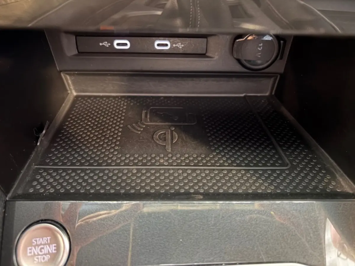 1.5 TSI 2x R-Line Pano ACC IQ.Light V-Cockpit Leder Memory Camera E.klep