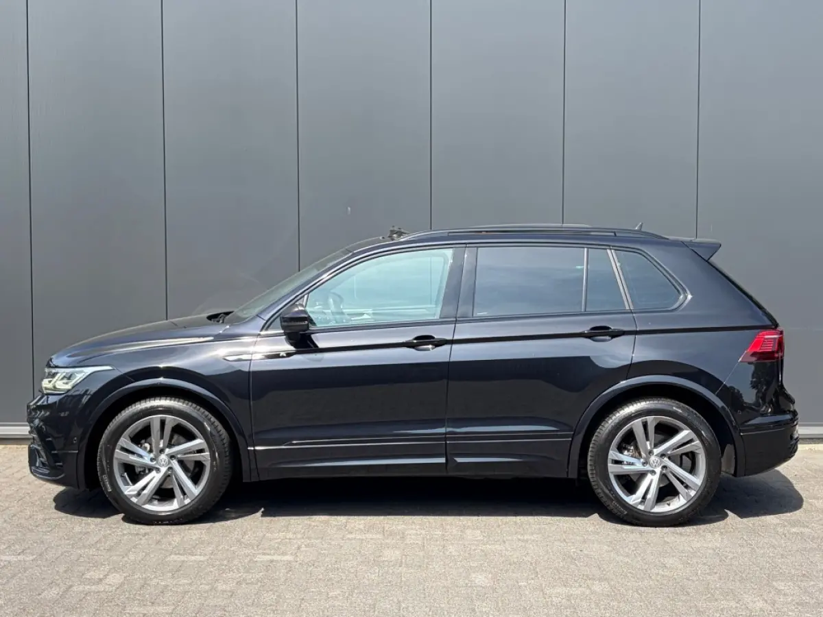 1.5 TSI 2x R-Line Pano ACC IQ.Light V-Cockpit Leder Memory Camera E.klep