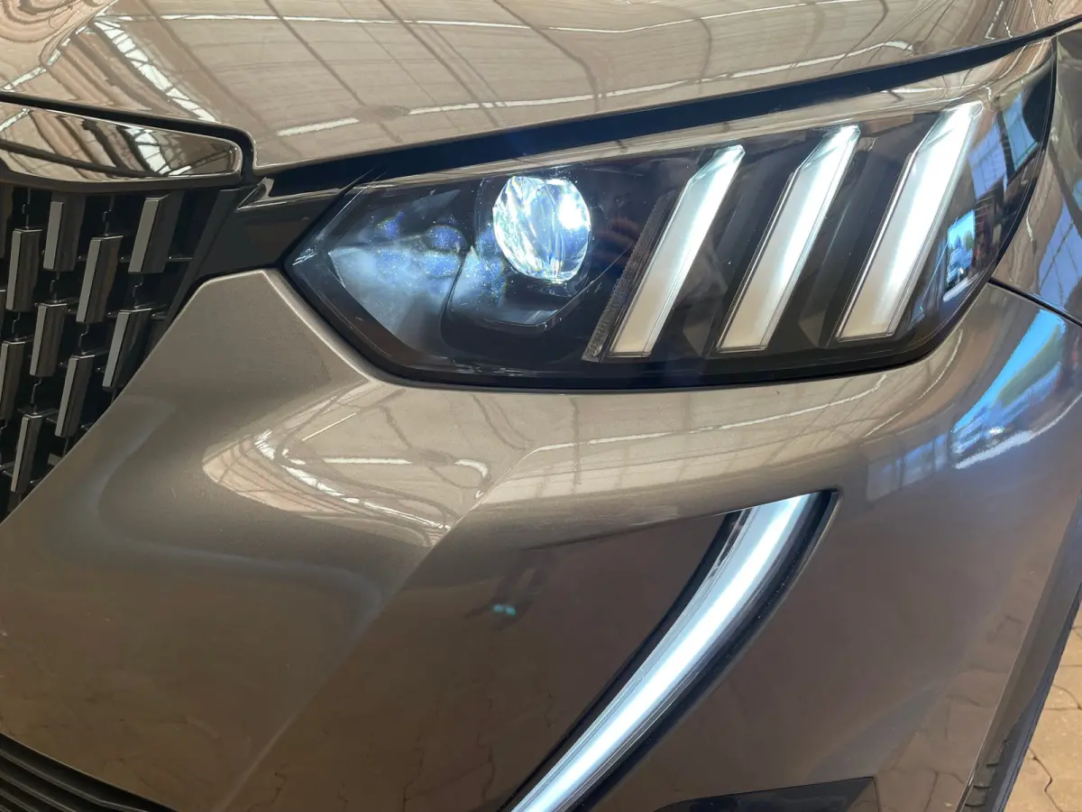 1.2 PureTech GT Nieuw binnen! | Automaat! | Camera | Clima | Cruise | Carplay | Keyless start | 17 LMV | 58.000KM!| Achteruitrijcamera | Airco (automatisch) | Centrale deurvergrendeling met 