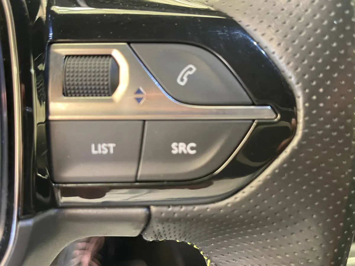 1.2 PureTech GT Nieuw binnen! | Automaat! | Camera | Clima | Cruise | Carplay | Keyless start | 17 LMV | 58.000KM!| Achteruitrijcamera | Airco (automatisch) | Centrale deurvergrendeling met 