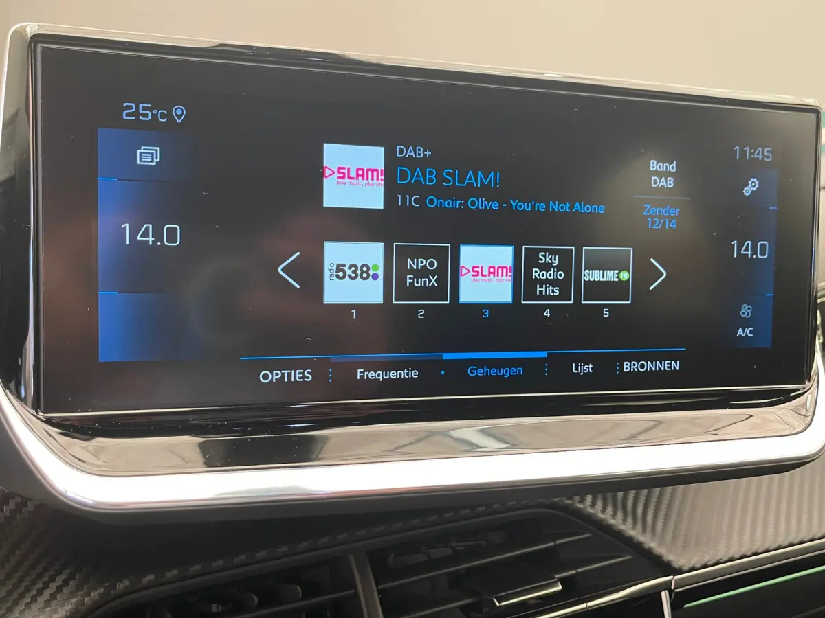1.2 PureTech GT Nieuw binnen! | Automaat! | Camera | Clima | Cruise | Carplay | Keyless start | 17 LMV | 58.000KM!| Achteruitrijcamera | Airco (automatisch) | Centrale deurvergrendeling met 