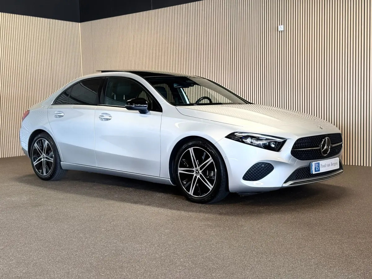 180 Sedan Progressive-NIGHT-PANORAMA-CAMERA-DODEHOEK-KEYLESS-SFEER