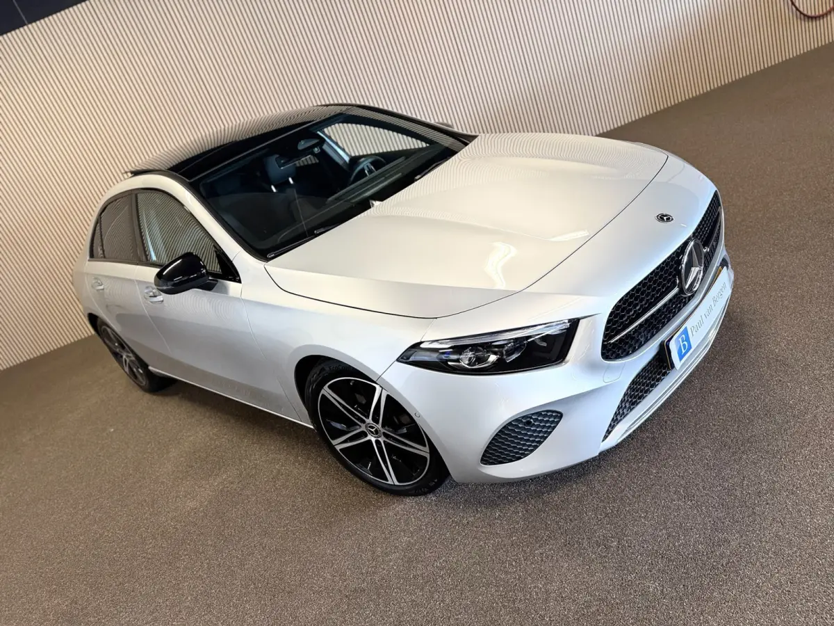 180 Sedan Progressive-NIGHT-PANORAMA-CAMERA-DODEHOEK-KEYLESS-SFEER