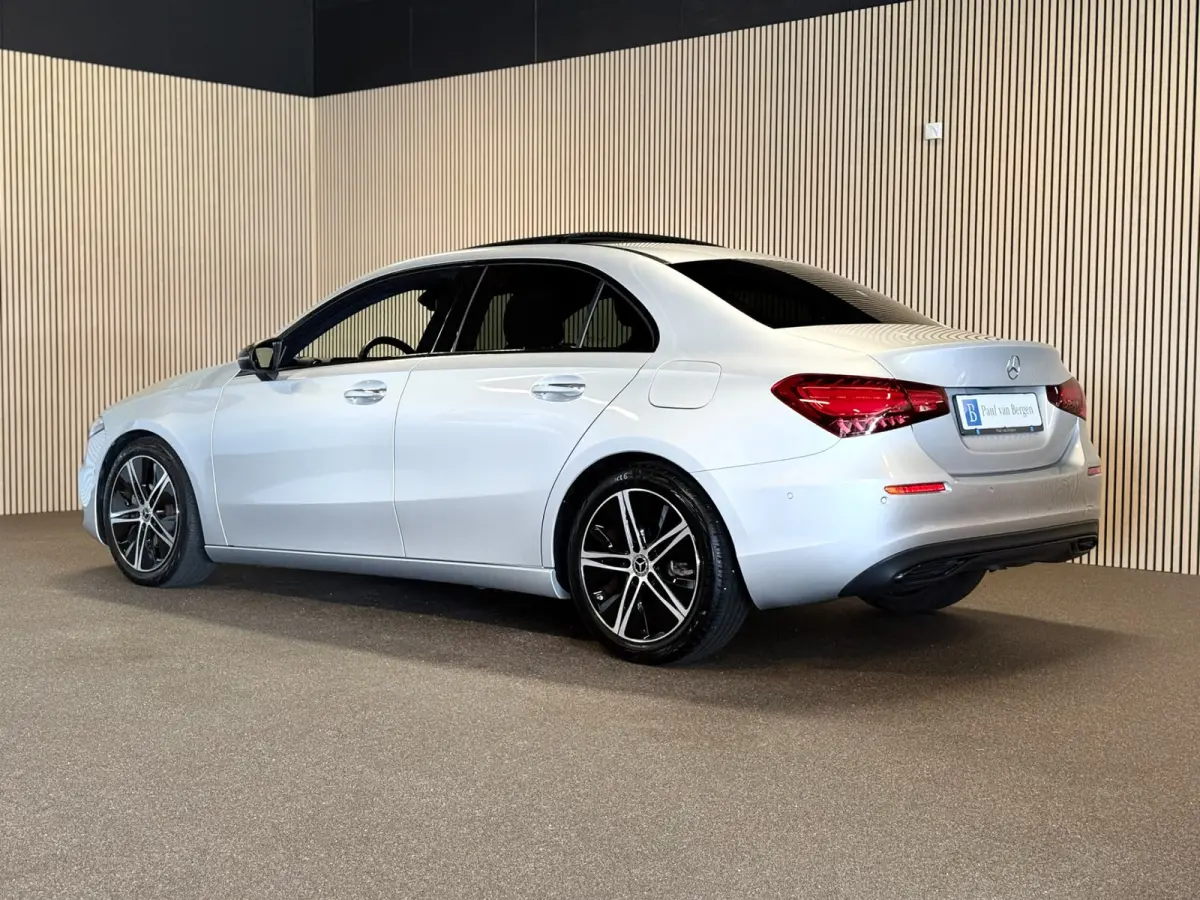 180 Sedan Progressive-NIGHT-PANORAMA-CAMERA-DODEHOEK-KEYLESS-SFEER