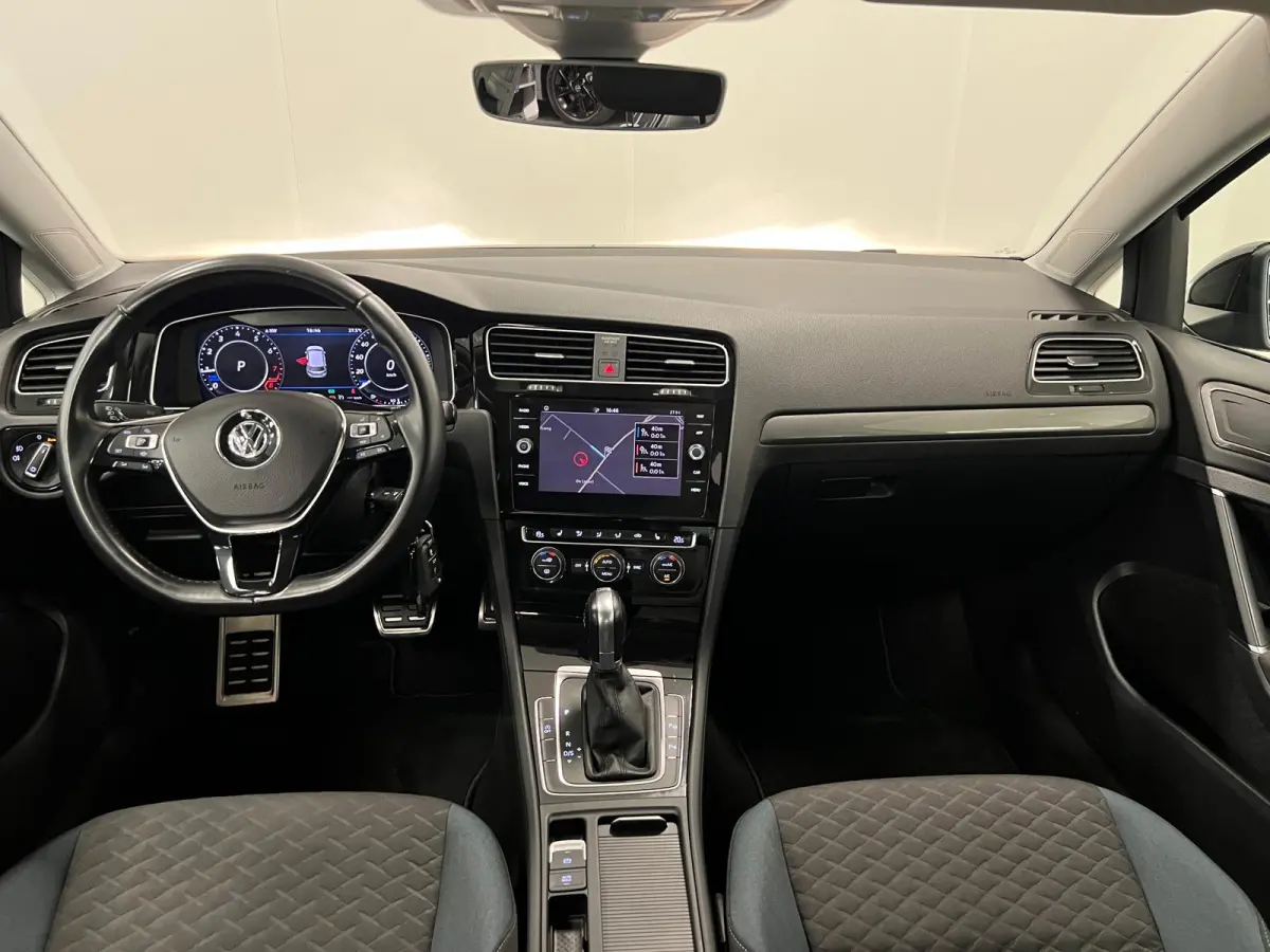 1.5 TSI Highline / STOELVERW. / DSG AUTOMAAT / NAVI / TREKH. /