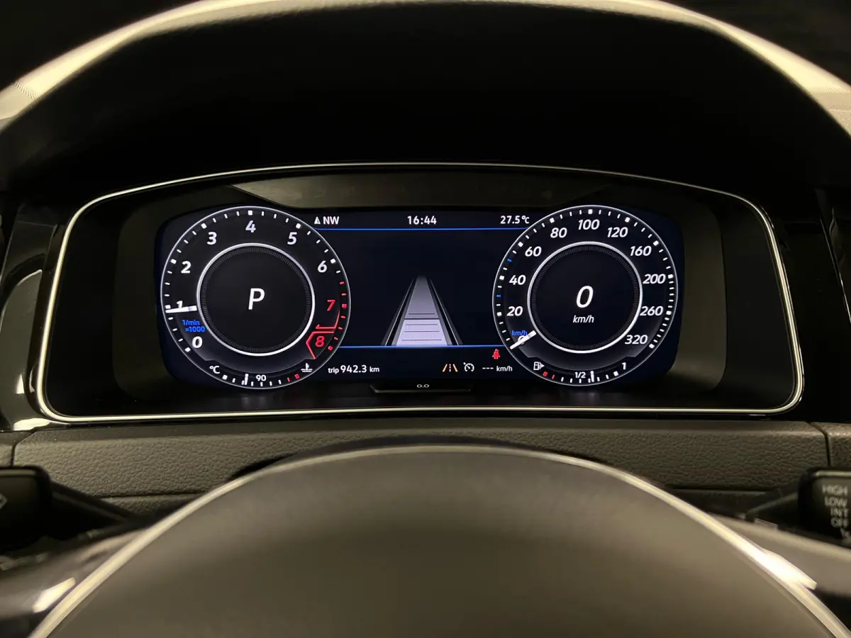 1.5 TSI Highline / STOELVERW. / DSG AUTOMAAT / NAVI / TREKH. /