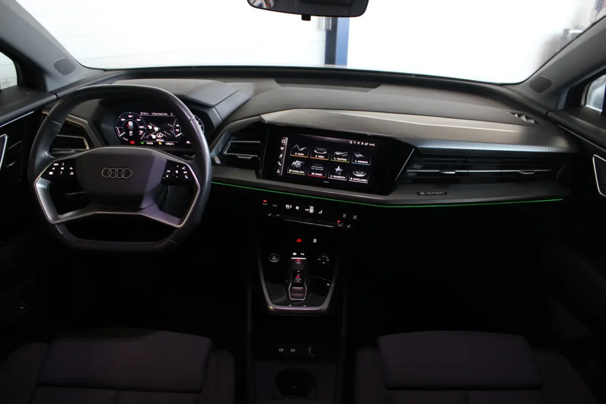 35 Launch edition Advanced 55 kWh Carplay | Stoelverw. | Pricavy glass | LED Matrix | Sportstoelen | 19" LMV | PDC V+A