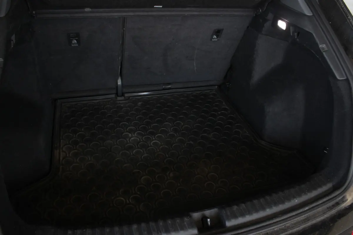 35 Launch edition Advanced 55 kWh Carplay | Stoelverw. | Pricavy glass | LED Matrix | Sportstoelen | 19" LMV | PDC V+A