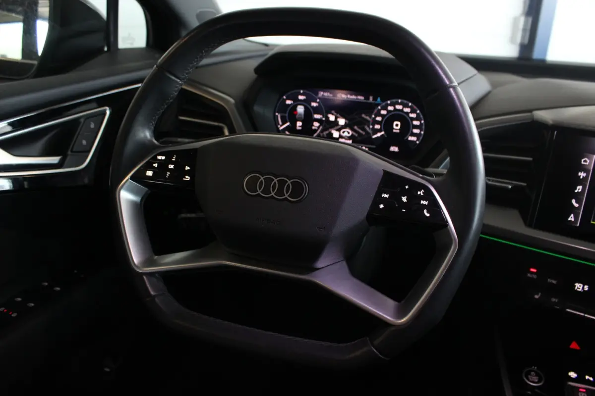 35 Launch edition Advanced 55 kWh Carplay | Stoelverw. | Pricavy glass | LED Matrix | Sportstoelen | 19" LMV | PDC V+A