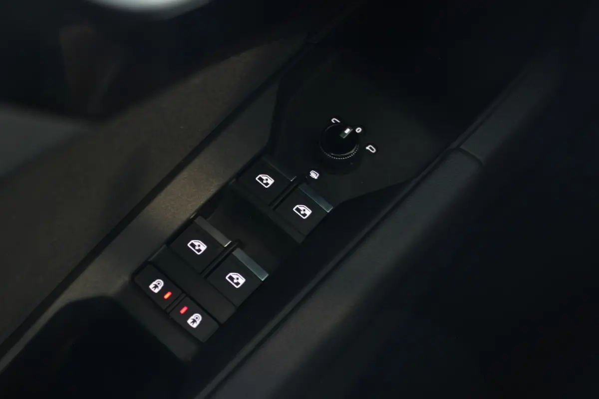 35 Launch edition Advanced 55 kWh Carplay | Stoelverw. | Pricavy glass | LED Matrix | Sportstoelen | 19" LMV | PDC V+A