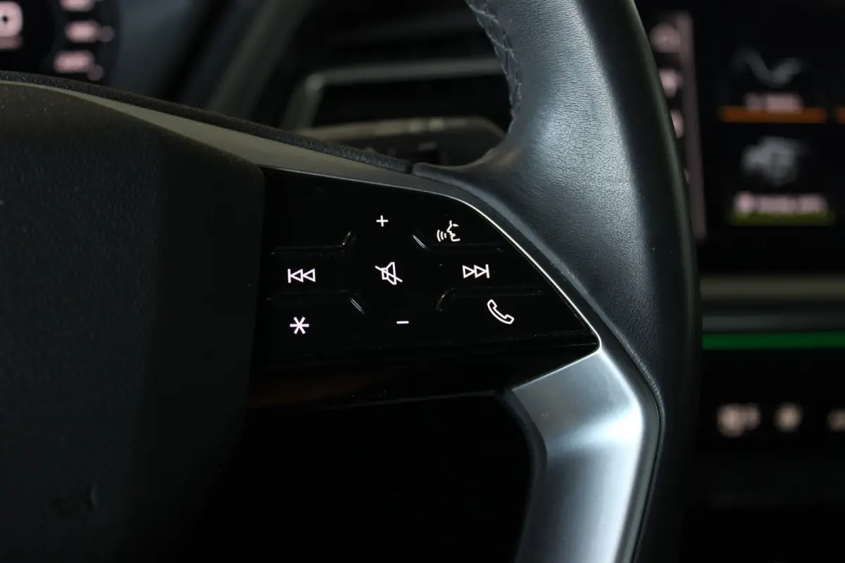 35 Launch edition Advanced 55 kWh Carplay | Stoelverw. | Pricavy glass | LED Matrix | Sportstoelen | 19" LMV | PDC V+A