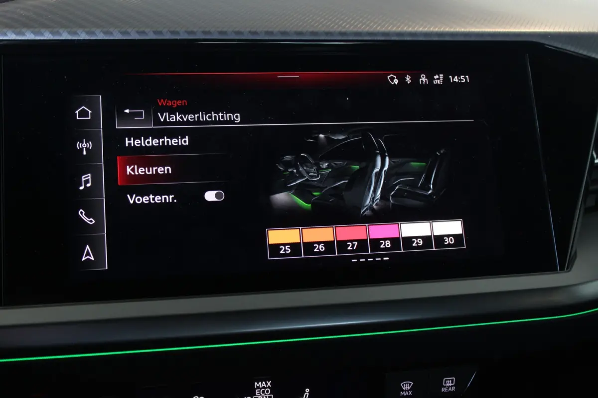35 Launch edition Advanced 55 kWh Carplay | Stoelverw. | Pricavy glass | LED Matrix | Sportstoelen | 19" LMV | PDC V+A