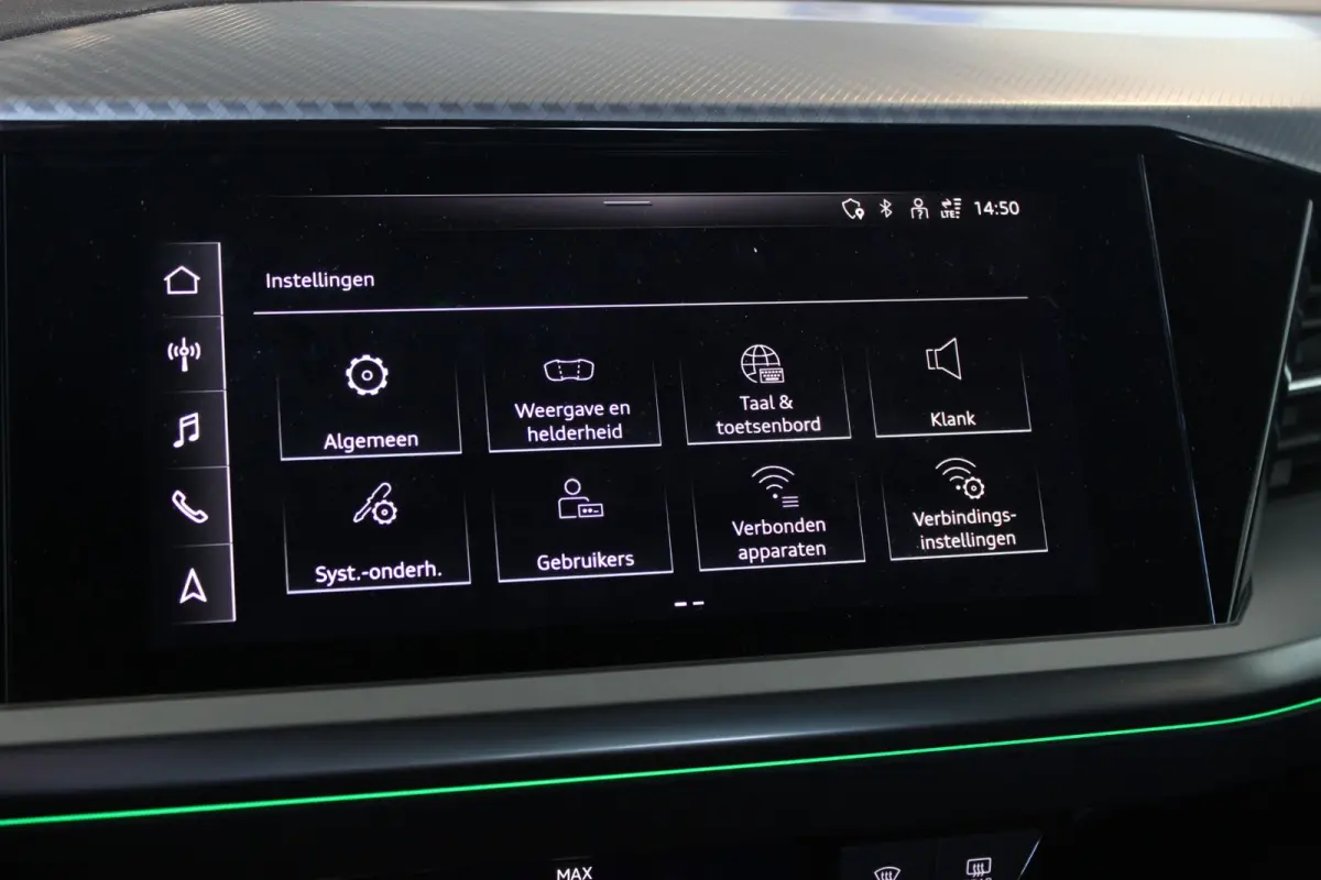35 Launch edition Advanced 55 kWh Carplay | Stoelverw. | Pricavy glass | LED Matrix | Sportstoelen | 19" LMV | PDC V+A
