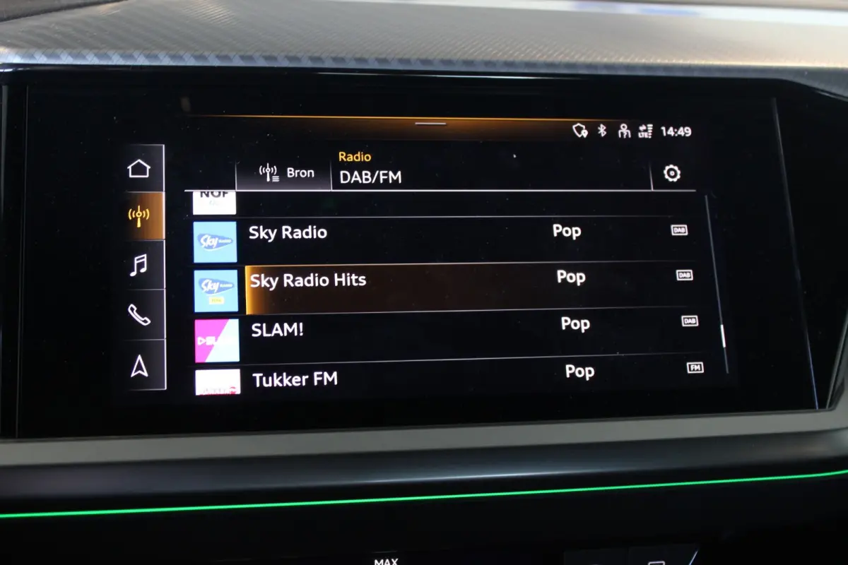 35 Launch edition Advanced 55 kWh Carplay | Stoelverw. | Pricavy glass | LED Matrix | Sportstoelen | 19" LMV | PDC V+A