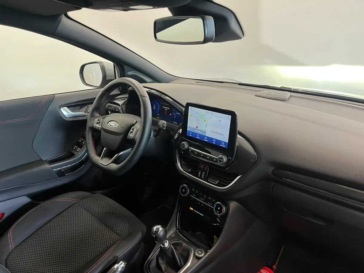 1.0 EcoBoost ST-Line Navigatie Apple Carplay Android Auto Parkeerhulp achter Cruise Control Stoel-en stuurverwarming Climate Control Lichtmetalen velgen