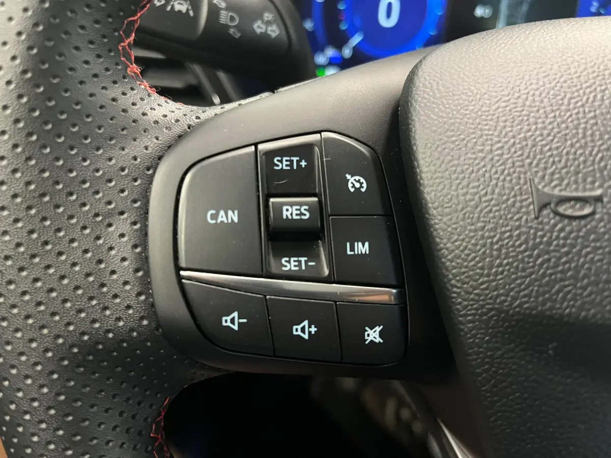 1.0 EcoBoost ST-Line Navigatie Apple Carplay Android Auto Parkeerhulp achter Cruise Control Stoel-en stuurverwarming Climate Control Lichtmetalen velgen