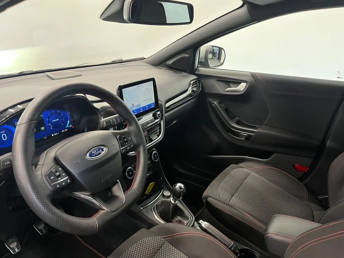 1.0 EcoBoost ST-Line Navigatie Apple Carplay Android Auto Parkeerhulp achter Cruise Control Stoel-en stuurverwarming Climate Control Lichtmetalen velgen