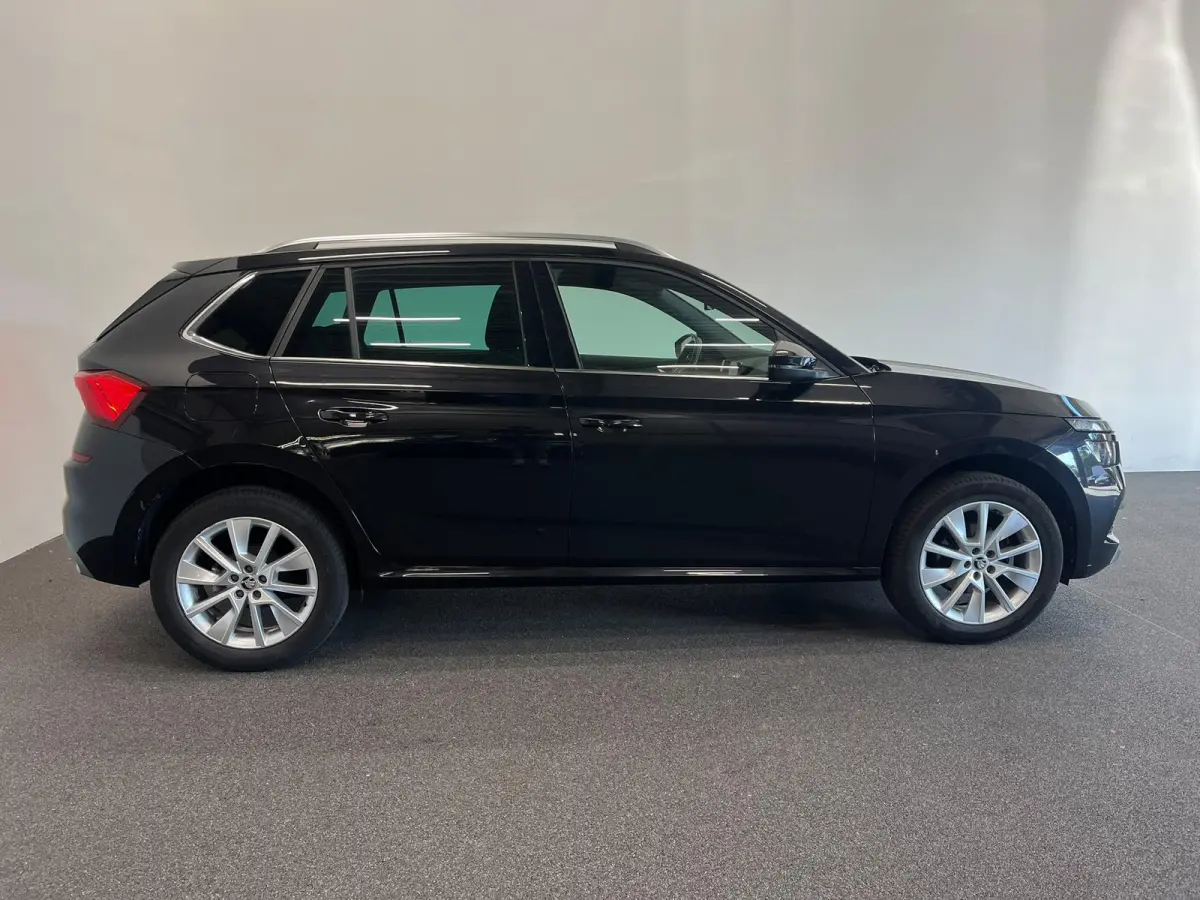 1.0 TSI DSG Clever Panoramadak Trekhaak Navigatie Apple Carplay Android Auto Camera Parkeerhulp Cruise Control Stoelverwarming Climate Control Lichtmetalen velgen