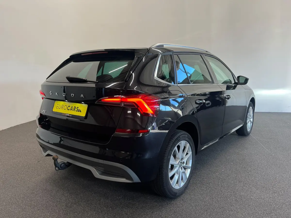 1.0 TSI DSG Clever Panoramadak Trekhaak Navigatie Apple Carplay Android Auto Camera Parkeerhulp Cruise Control Stoelverwarming Climate Control Lichtmetalen velgen