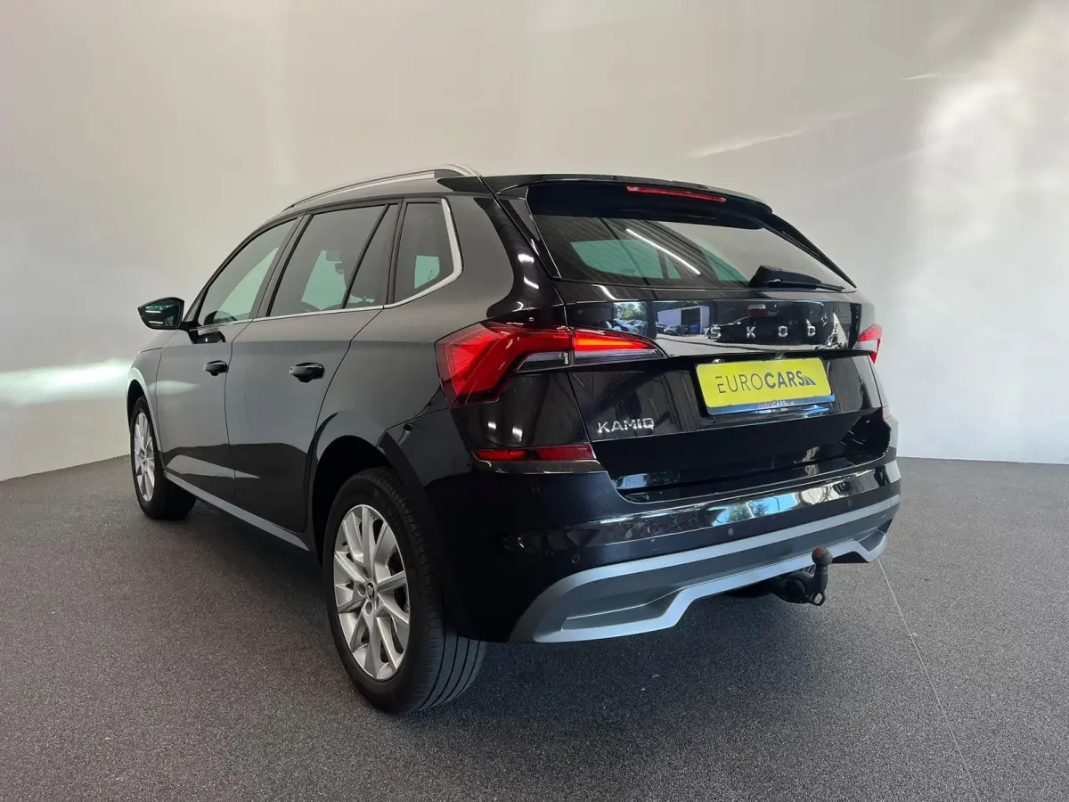 1.0 TSI DSG Clever Panoramadak Trekhaak Navigatie Apple Carplay Android Auto Camera Parkeerhulp Cruise Control Stoelverwarming Climate Control Lichtmetalen velgen