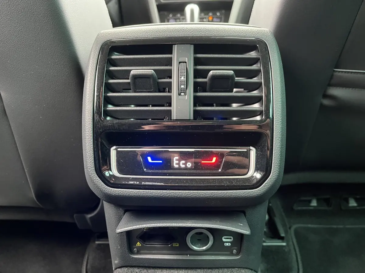 1.4 TSI PHEV GTE Business Trekhaak | Leder | Elec. Klep |