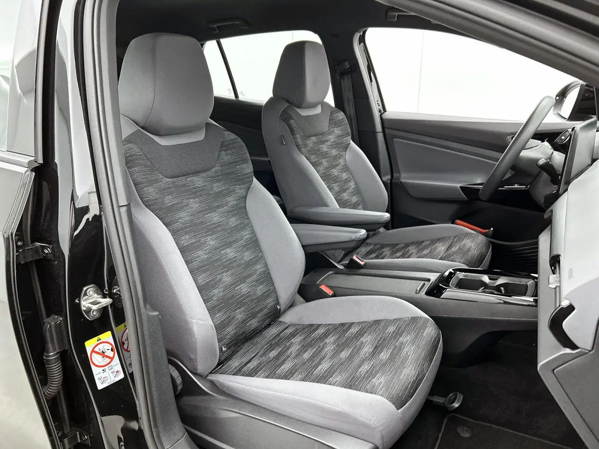 Pro 77 kWh 204 PK | SoH 96% | Parkeersensoren | Navi by Shop | Airco |