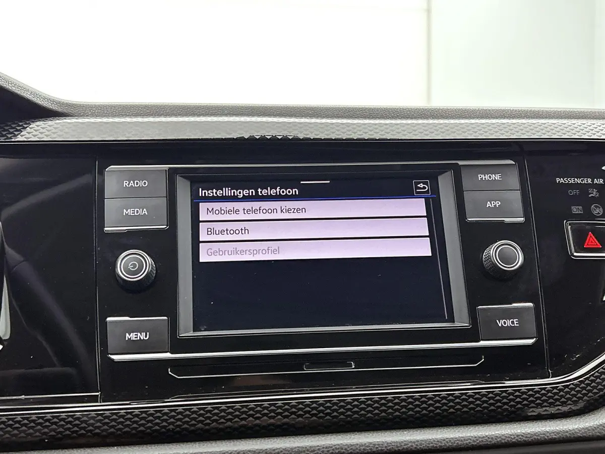 1.0 TSI Life Edition | 95 PK | Digital Cockpit | Airco | Parkeercamera | Keyless | Carplay / Android Auto