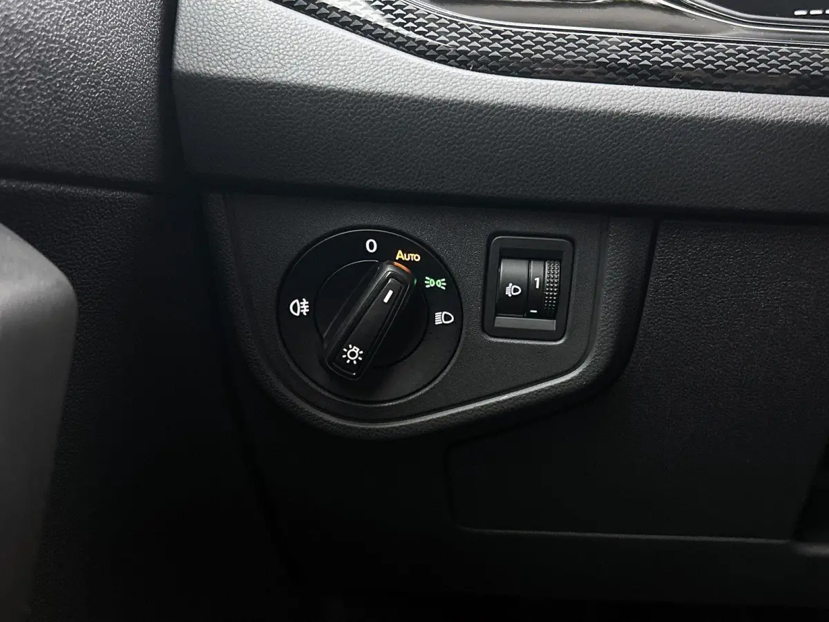 1.0 TSI Life Edition | 95 PK | Digital Cockpit | Airco | Parkeercamera | Keyless | Carplay / Android Auto