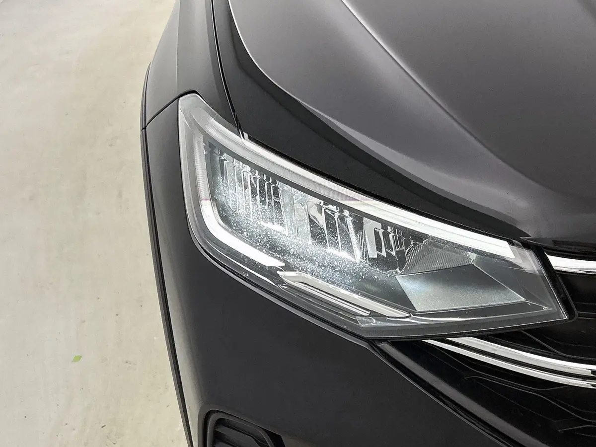 1.0 TSI Life Edition | 95 PK | Digital Cockpit | Airco | Parkeercamera | Keyless | Carplay / Android Auto