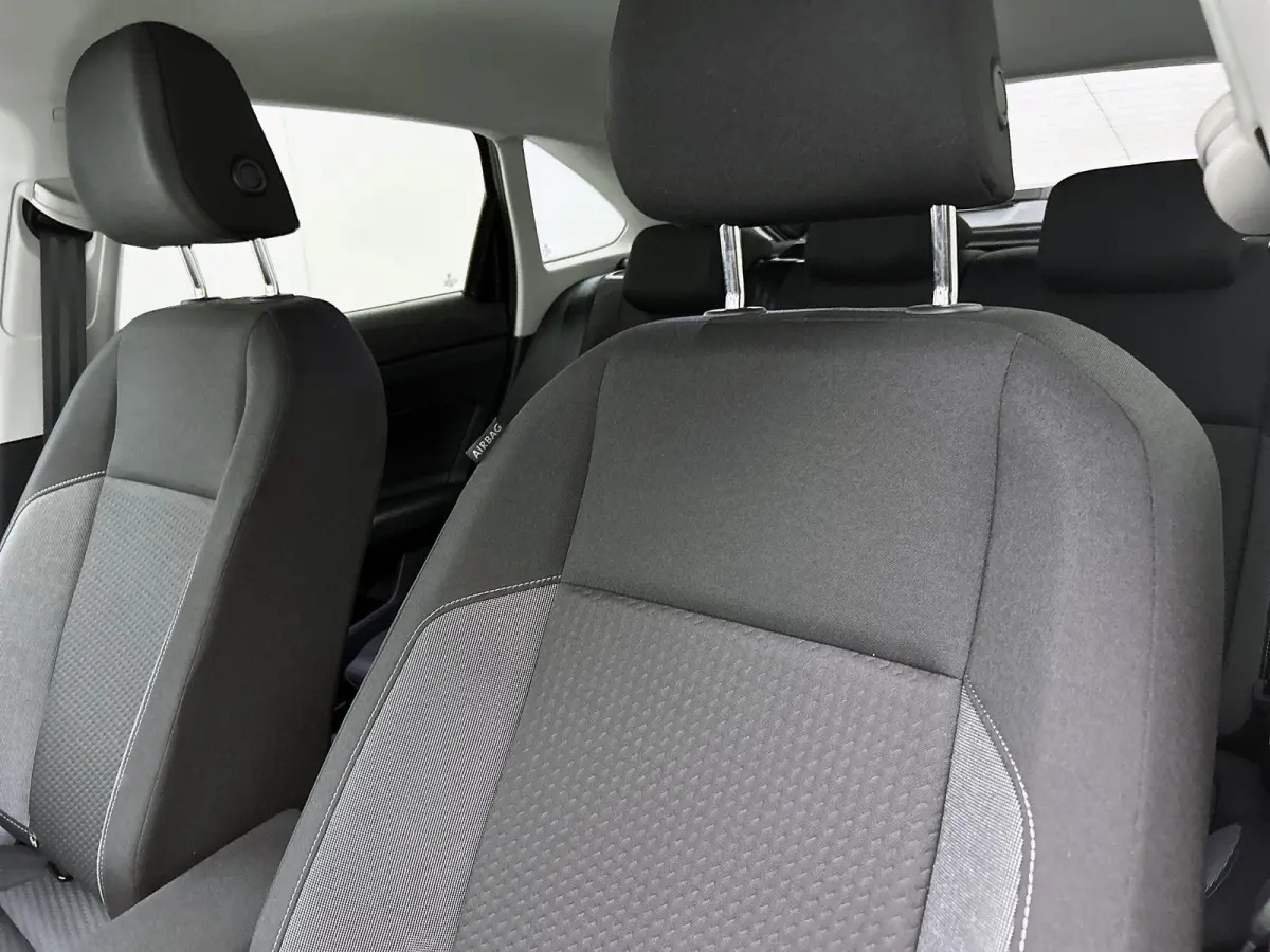 1.0 TSI Life Edition | 95 PK | Digital Cockpit | Airco | Parkeercamera | Keyless | Carplay / Android Auto