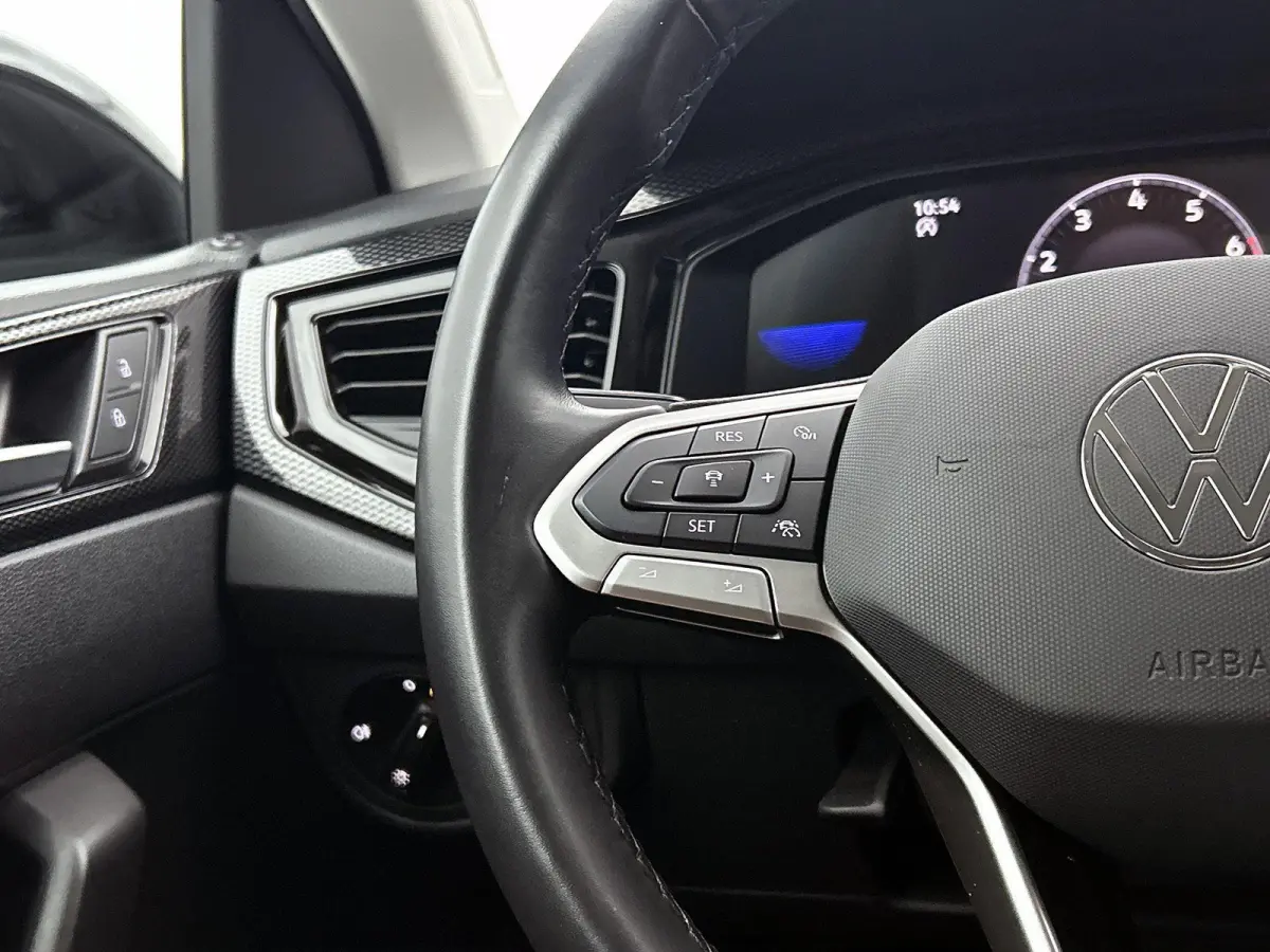 1.0 TSI Life Edition | 95 PK | Digital Cockpit | Airco | Parkeercamera | Keyless | Carplay / Android Auto