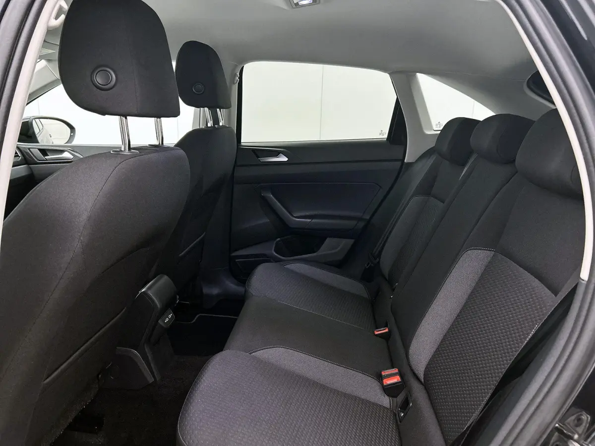 1.0 TSI Life Edition | 95 PK | Digital Cockpit | Airco | Parkeercamera | Keyless | Carplay / Android Auto