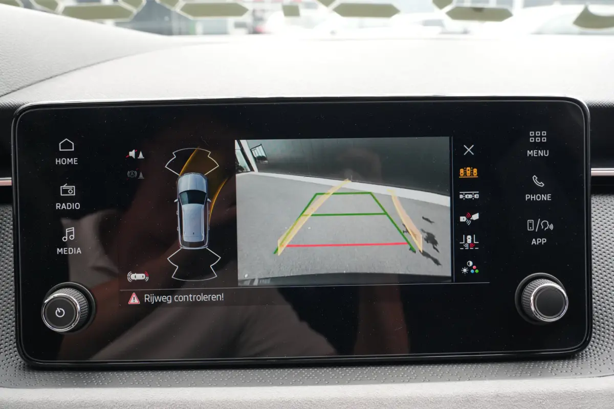 Business Edition | Achteruitrijcamera | Adaptive Cruise Control | Chromen raamlijsten