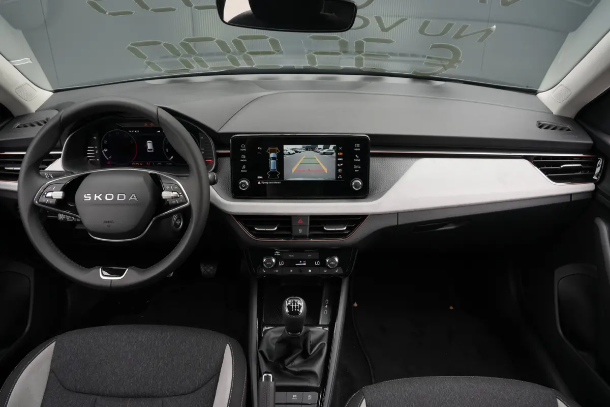 Business Edition | Achteruitrijcamera | Adaptive Cruise Control | Chromen raamlijsten