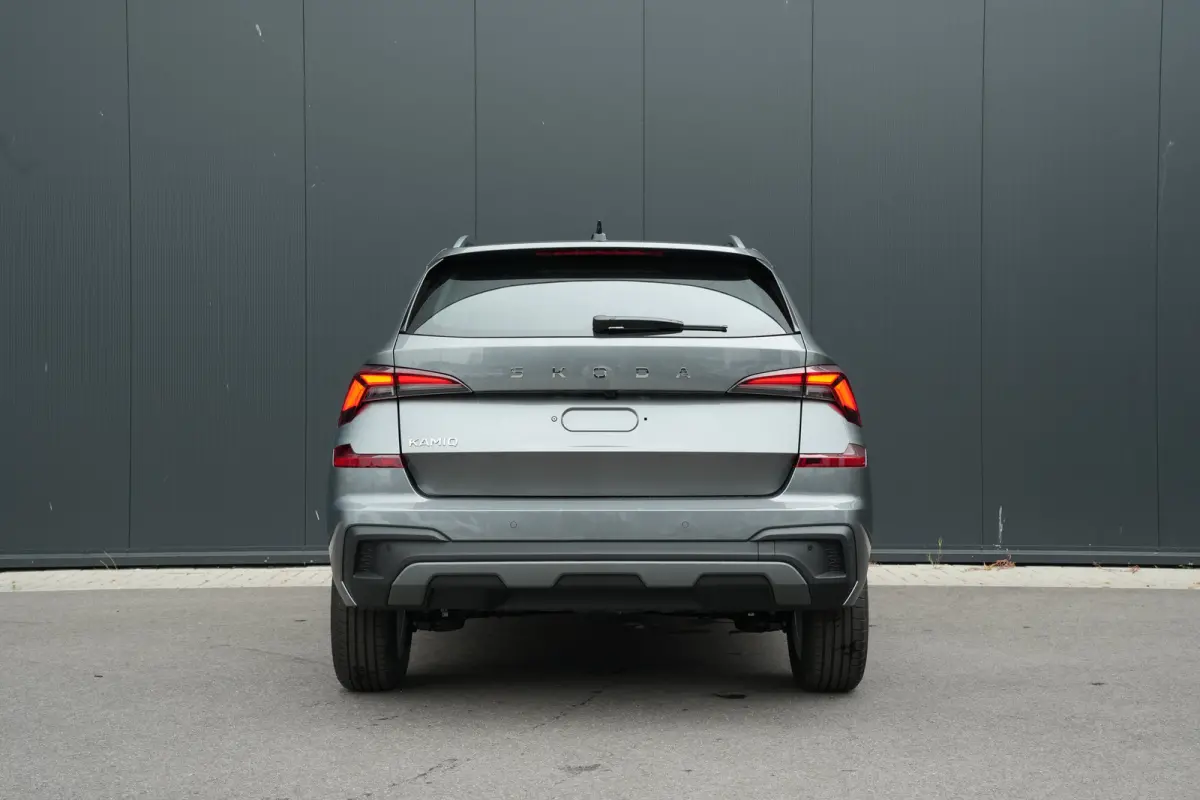 Business Edition | Achteruitrijcamera | Adaptive Cruise Control | Chromen raamlijsten