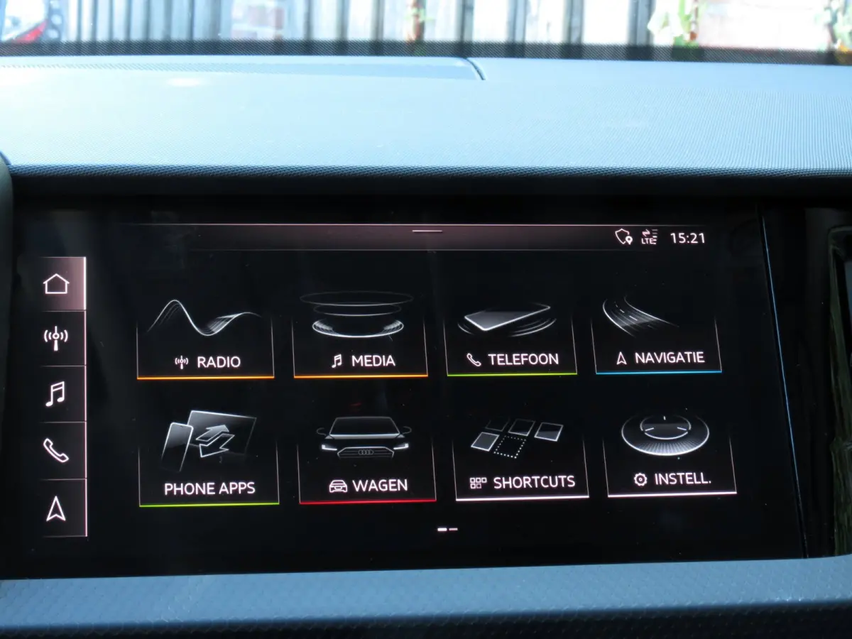25 TFSI epic | DEALER ONDERHOUDEN | SFEERVERLICHTING | CAMERA | 17 INCH VELGEN | NIEUWE BANDEN | APPLE CARPLAY |