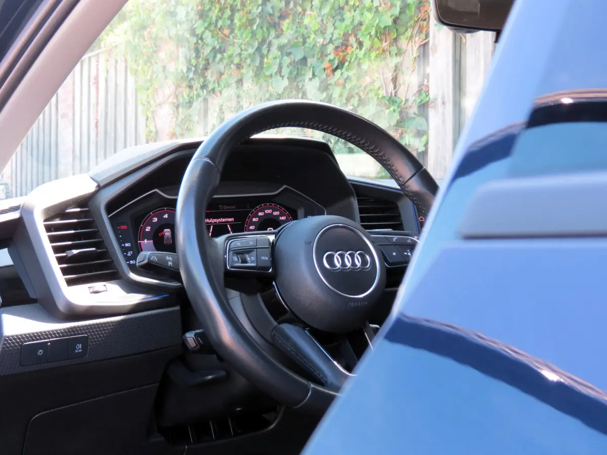25 TFSI epic | DEALER ONDERHOUDEN | SFEERVERLICHTING | CAMERA | 17 INCH VELGEN | NIEUWE BANDEN | APPLE CARPLAY |