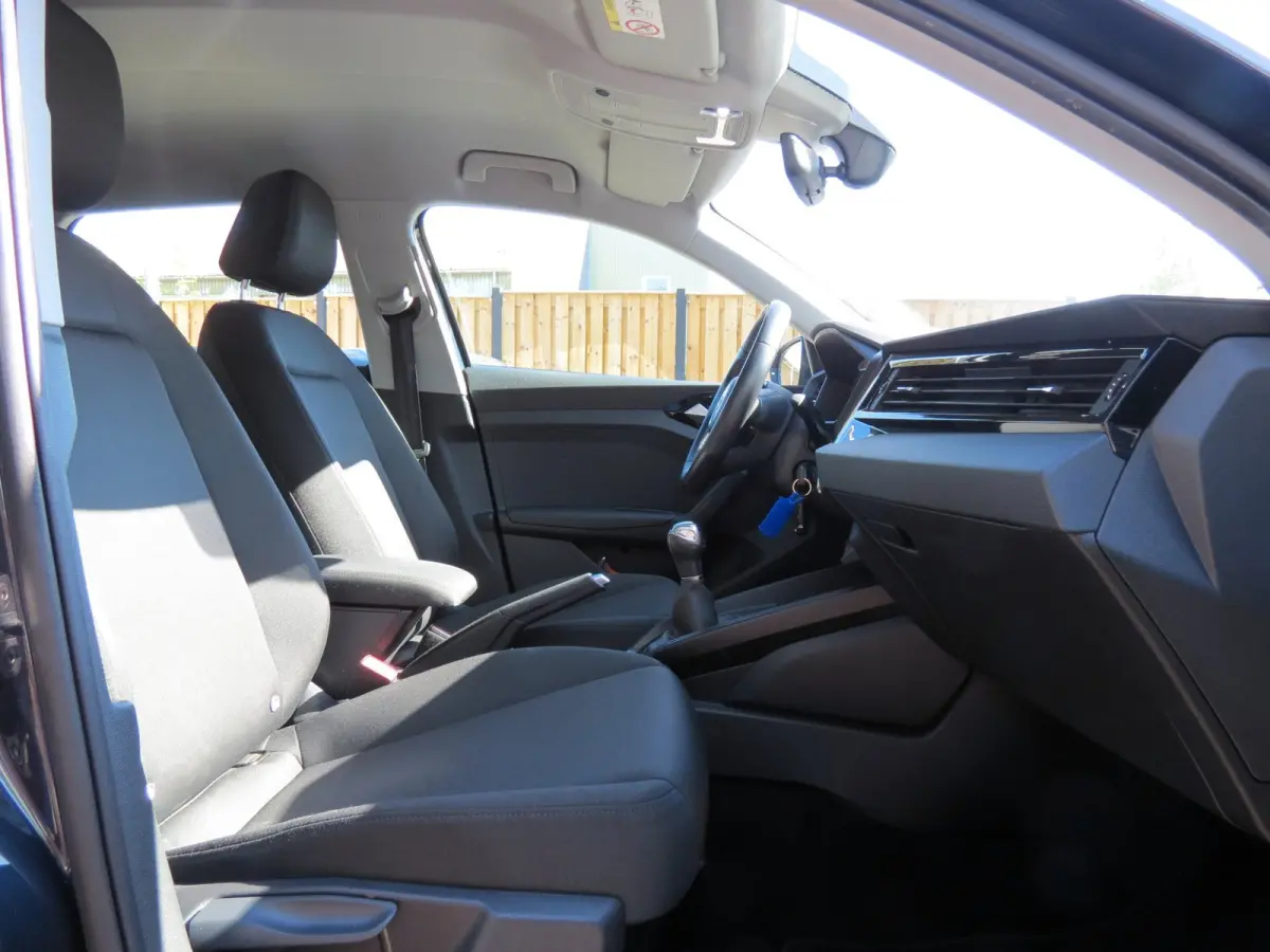 25 TFSI epic | DEALER ONDERHOUDEN | SFEERVERLICHTING | CAMERA | 17 INCH VELGEN | NIEUWE BANDEN | APPLE CARPLAY |