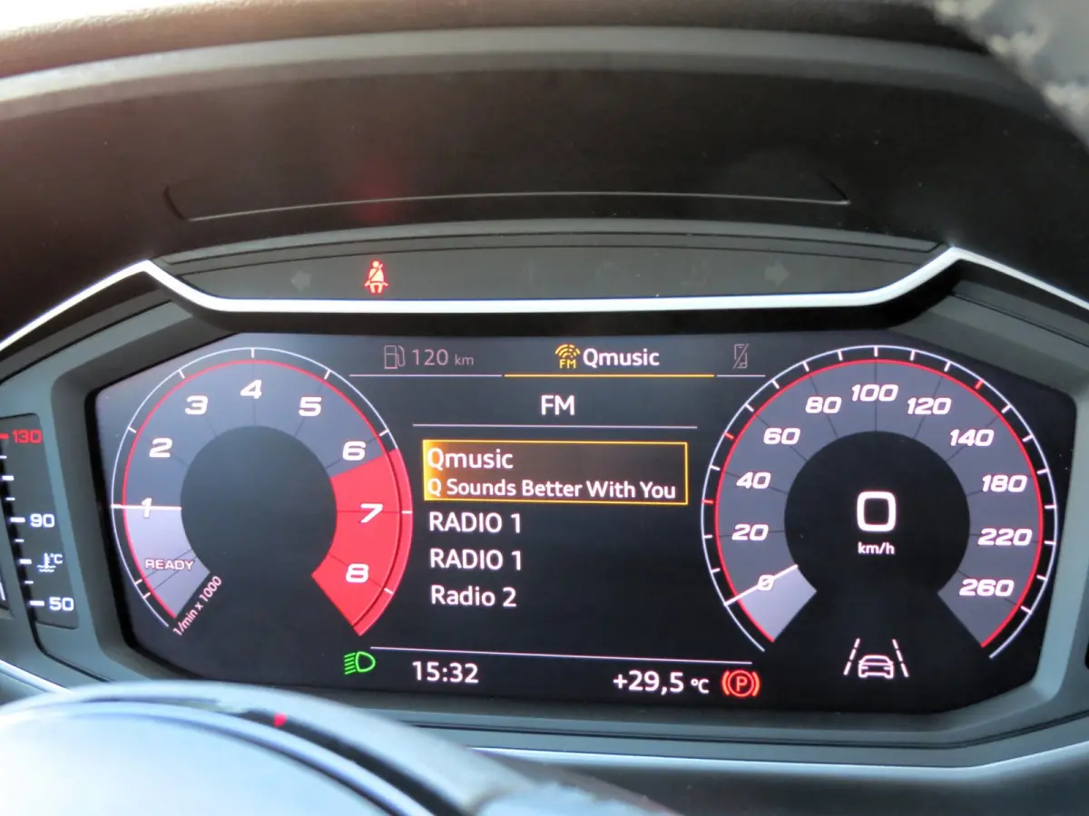 25 TFSI epic | DEALER ONDERHOUDEN | SFEERVERLICHTING | CAMERA | 17 INCH VELGEN | NIEUWE BANDEN | APPLE CARPLAY |