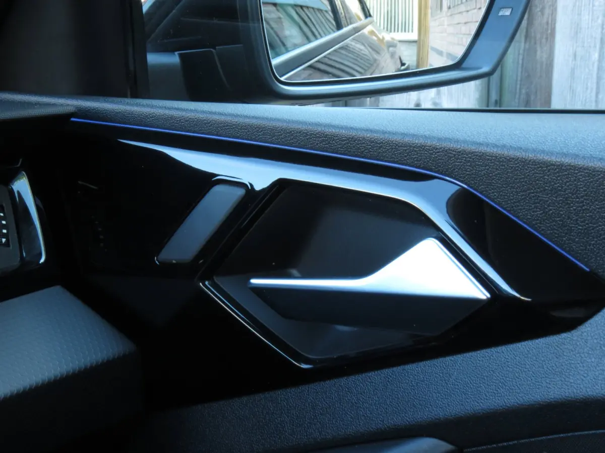 25 TFSI epic | DEALER ONDERHOUDEN | SFEERVERLICHTING | CAMERA | 17 INCH VELGEN | NIEUWE BANDEN | APPLE CARPLAY |