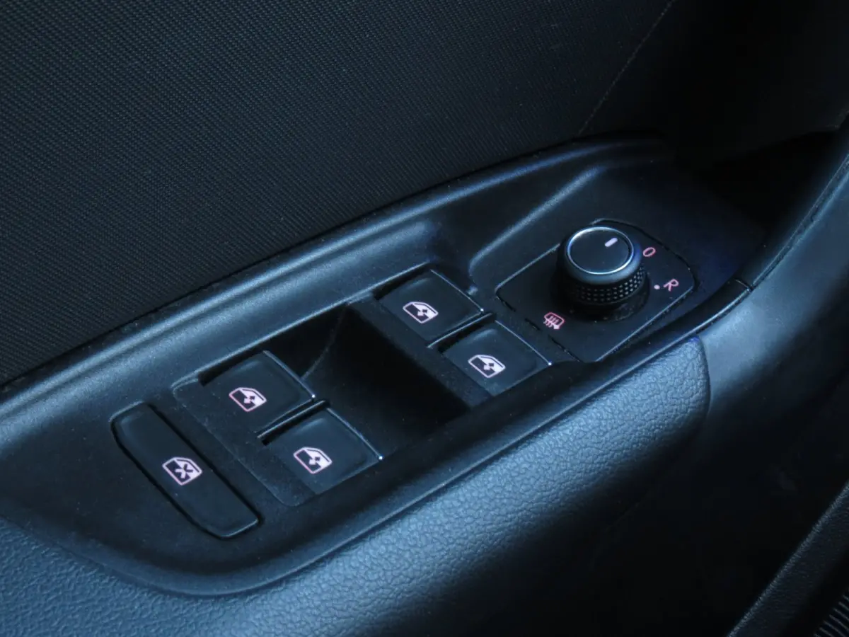 25 TFSI epic | DEALER ONDERHOUDEN | SFEERVERLICHTING | CAMERA | 17 INCH VELGEN | NIEUWE BANDEN | APPLE CARPLAY |