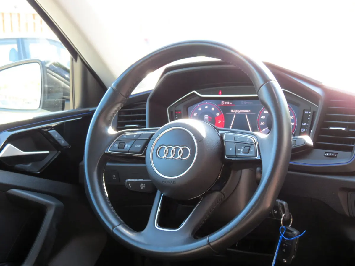 25 TFSI epic | DEALER ONDERHOUDEN | SFEERVERLICHTING | CAMERA | 17 INCH VELGEN | NIEUWE BANDEN | APPLE CARPLAY |