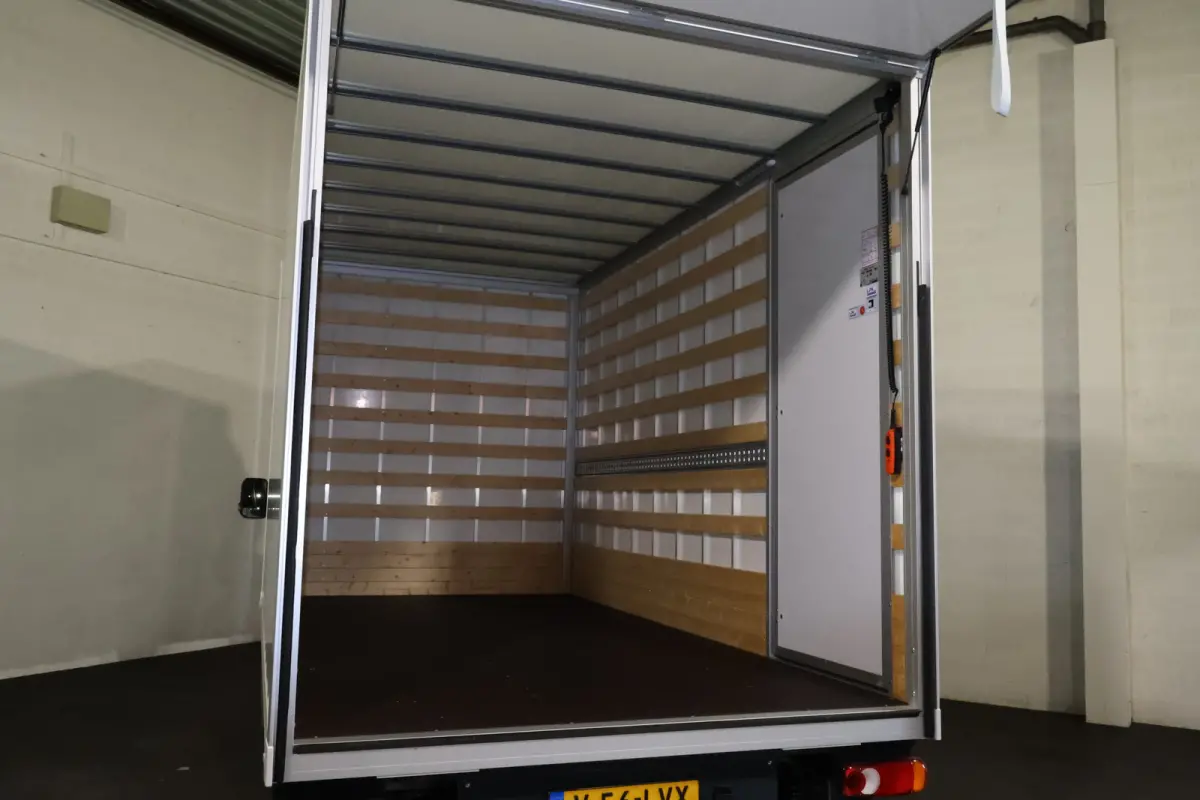 2.0 dCi 170pk Bakwagen met Laadklep