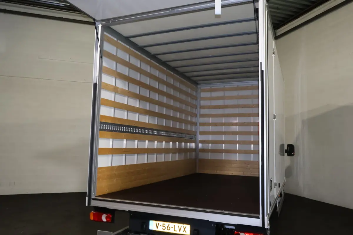 2.0 dCi 170pk Bakwagen met Laadklep