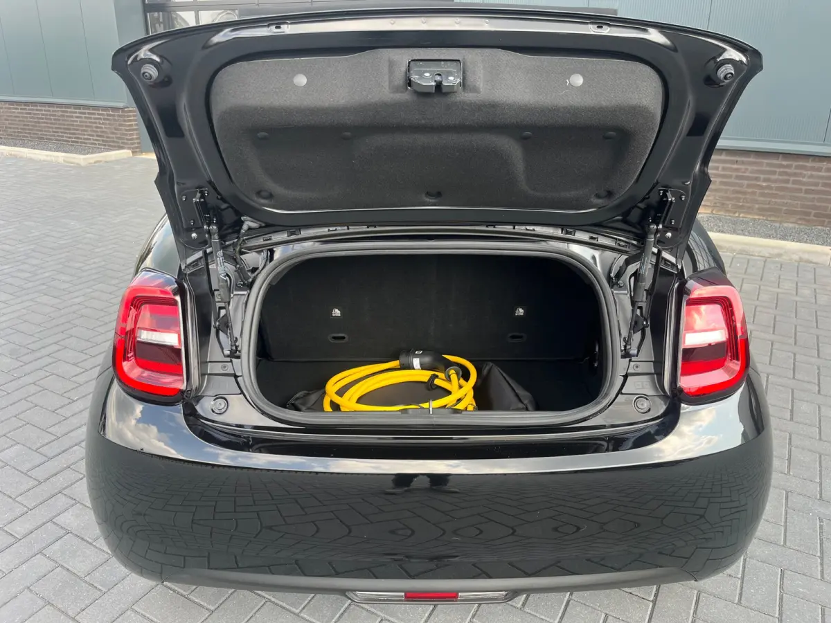 Urban 42 kWh NL.Auto/SOH 94.9%/Carplay/Cabriolet/Groot scherm/1Ste Eigenaar/Dealer onderhouden