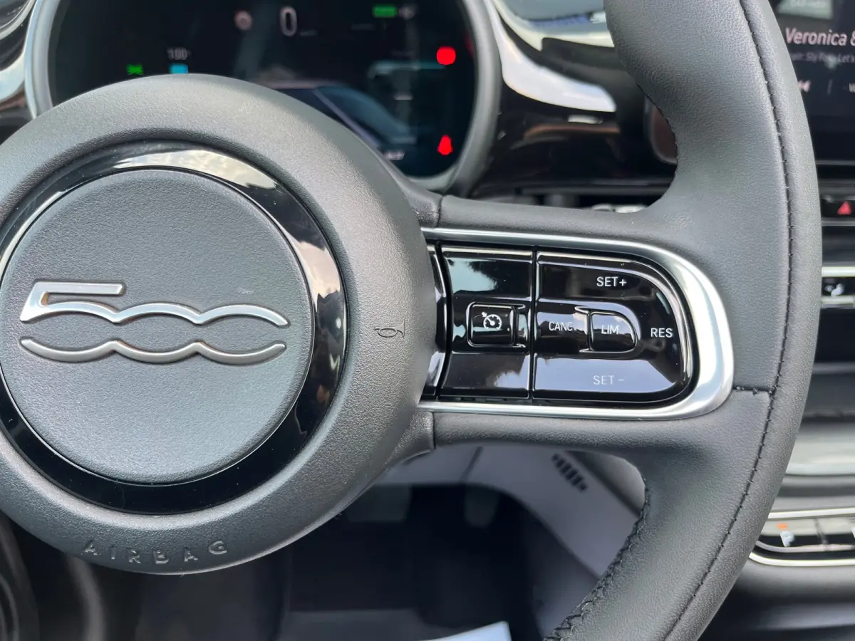 Urban 42 kWh NL.Auto/SOH 94.9%/Carplay/Cabriolet/Groot scherm/1Ste Eigenaar/Dealer onderhouden