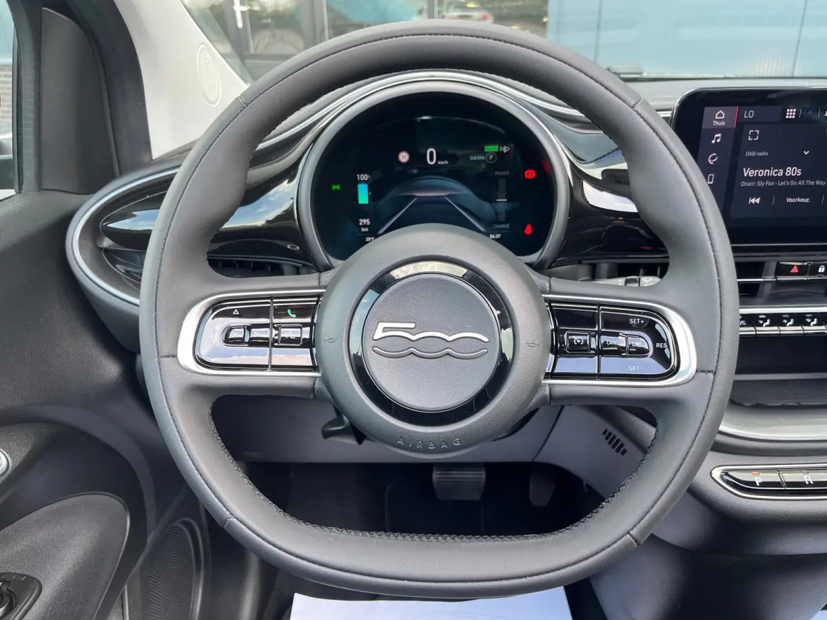 Urban 42 kWh NL.Auto/SOH 94.9%/Carplay/Cabriolet/Groot scherm/1Ste Eigenaar/Dealer onderhouden