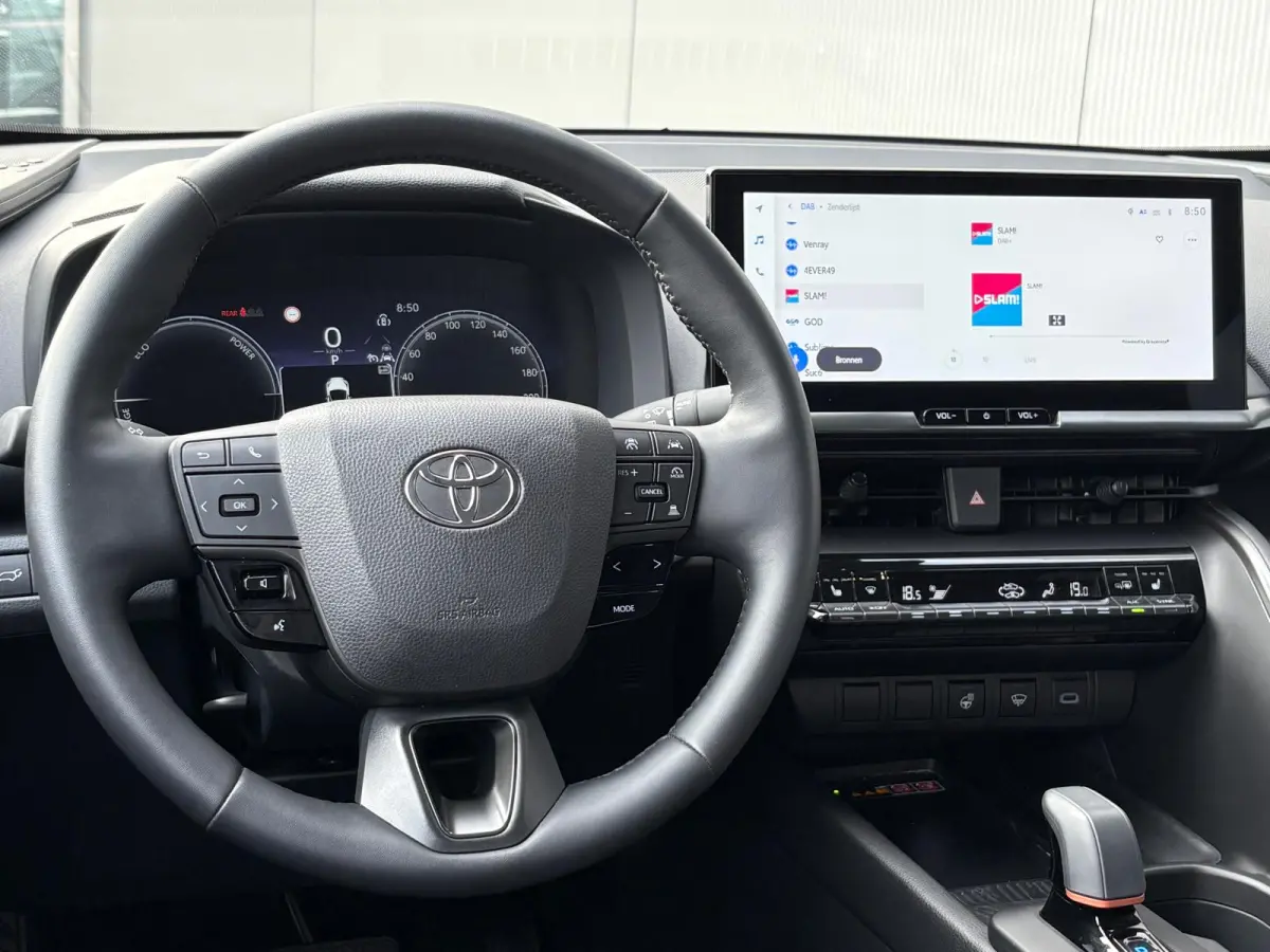 1.8 Hybrid 140PK First Edition Bi-Tone/Winter-pack/Gr.-navigatie/Elektr.klep/Camera/Adapt.-cruise
